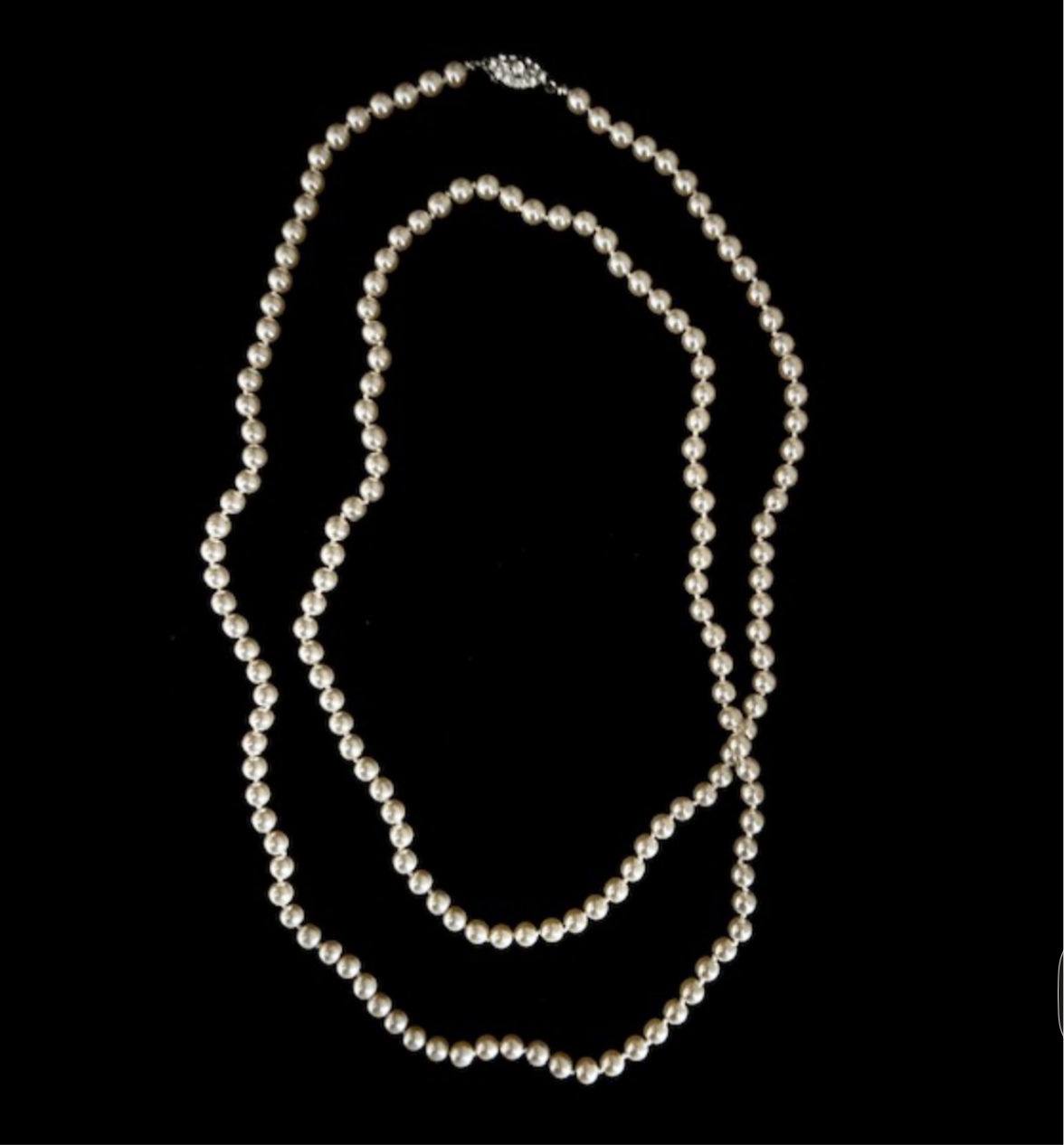 Long pearl necklace