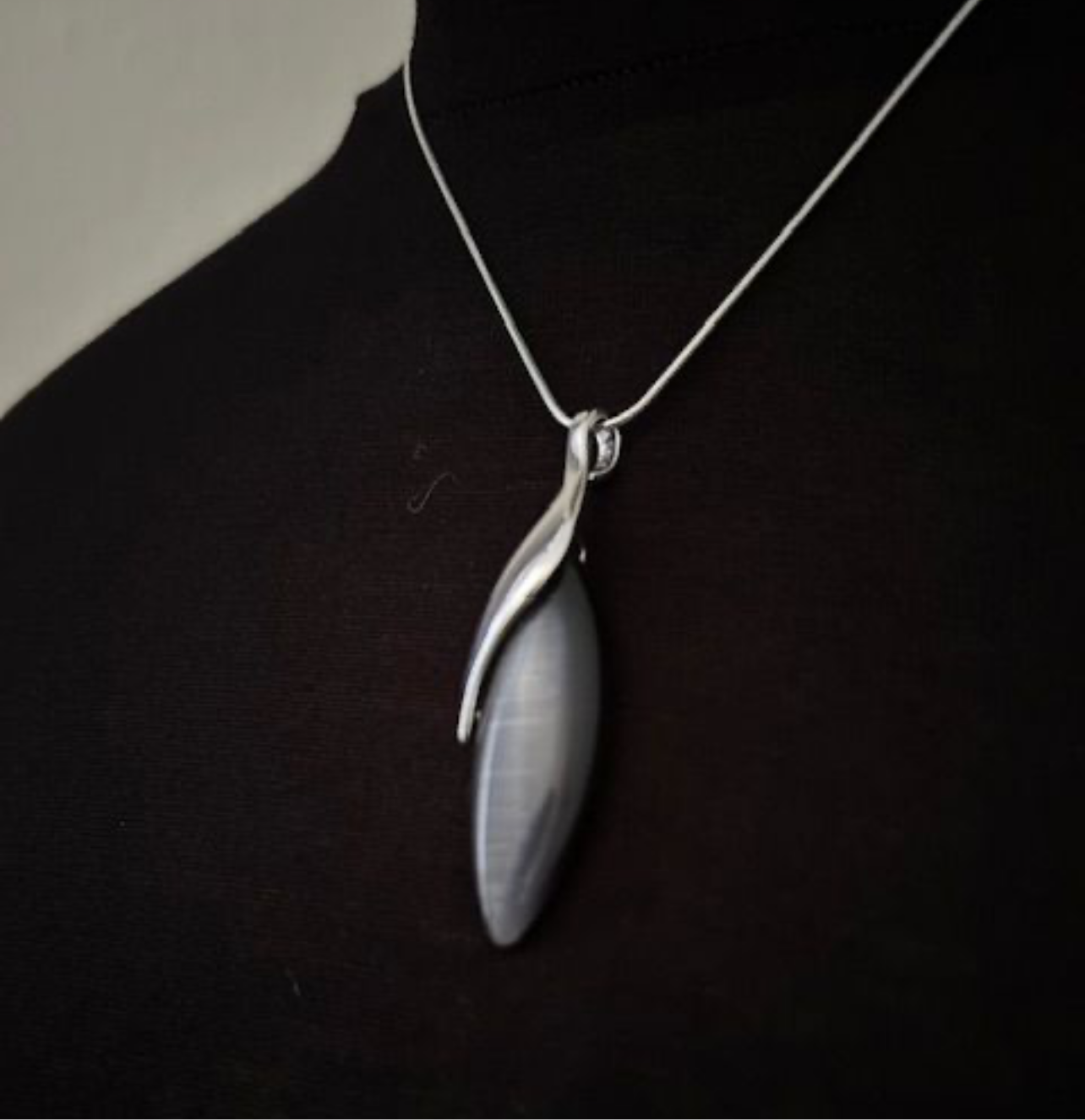 Chain with stone pendant