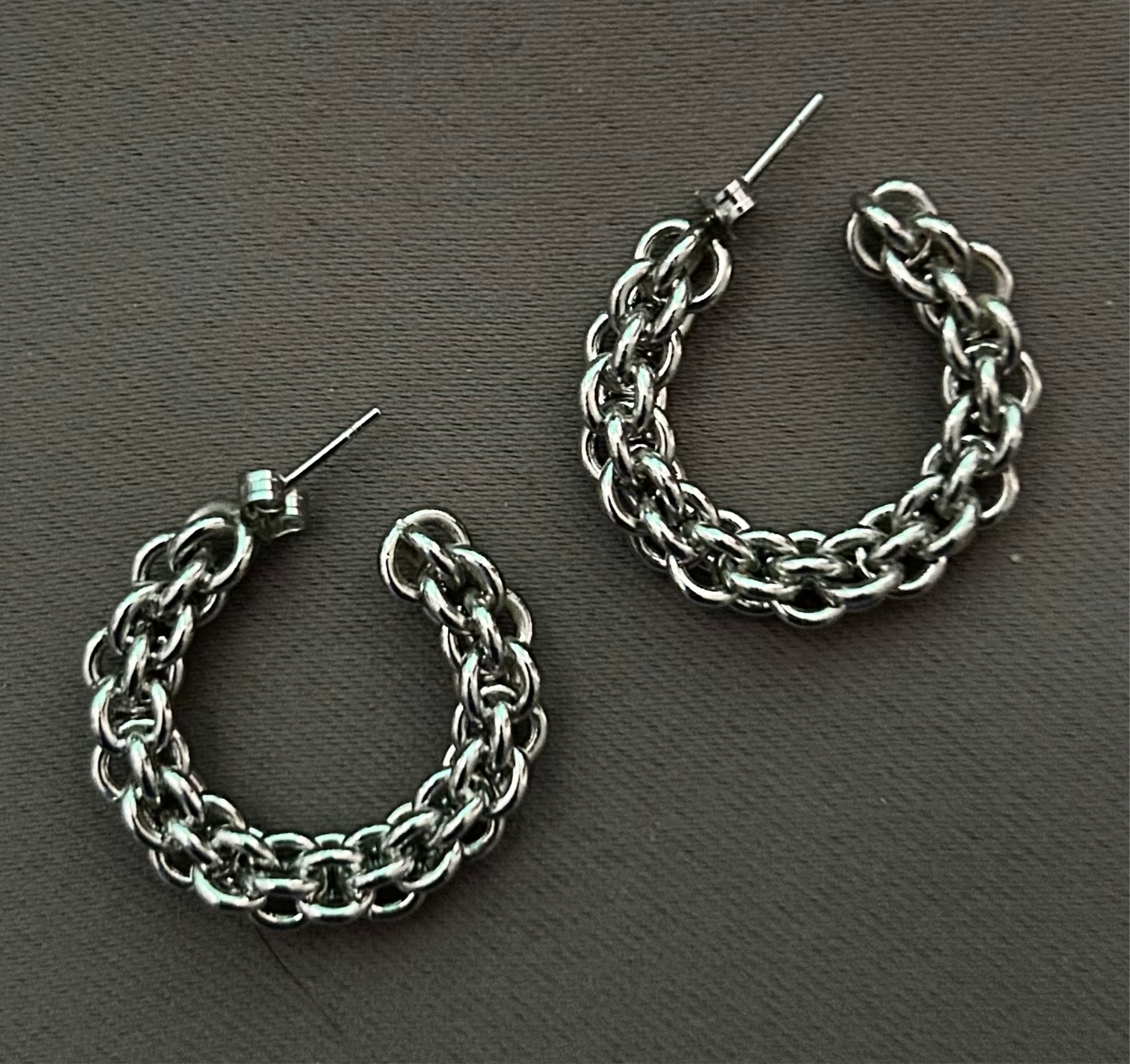 Chain hoops earrings