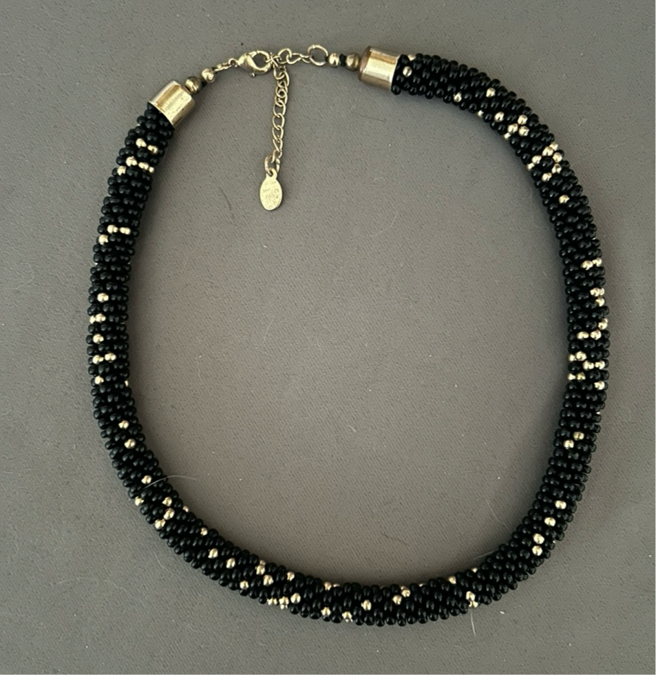 Mini pearl necklace