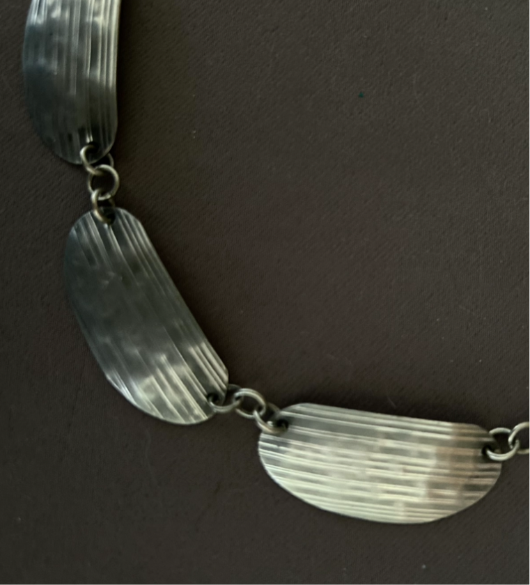 Tin plates necklace