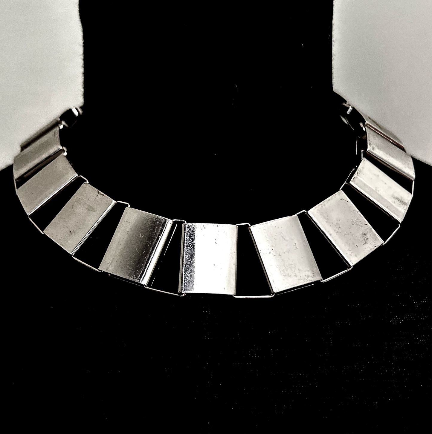 Flat tube necklace