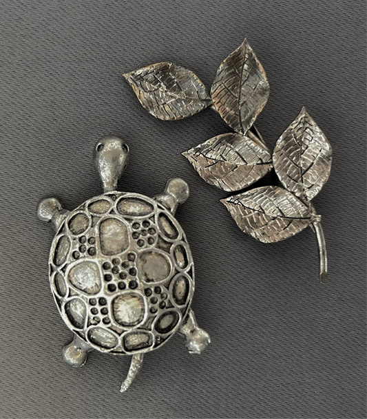 Turtle and leaves brooches