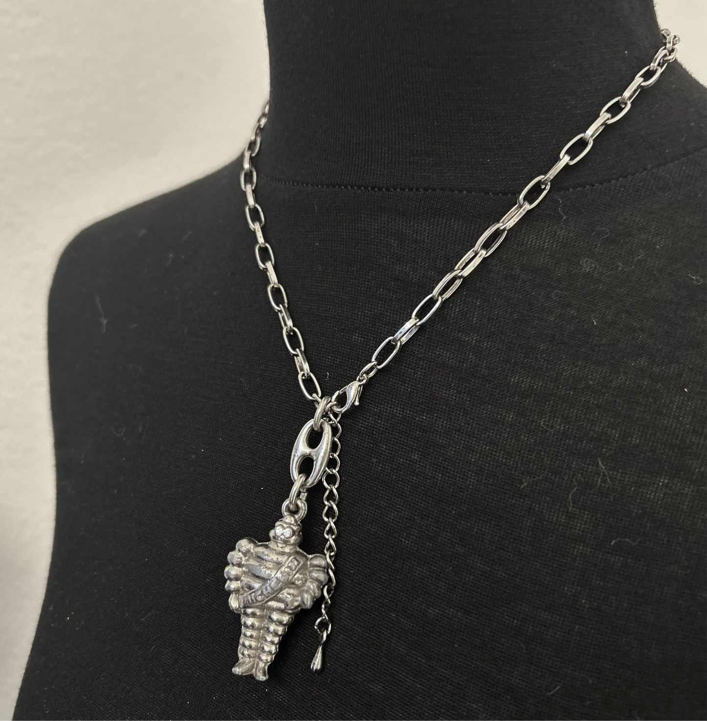 Bibendum necklace