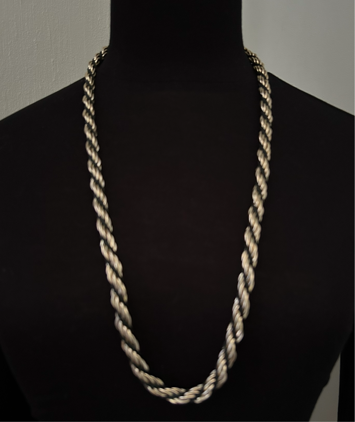 Two-tone twisted necklace