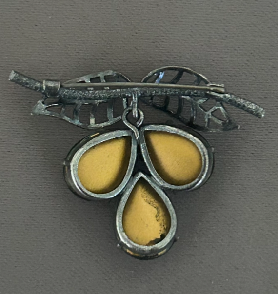 Berry brooch