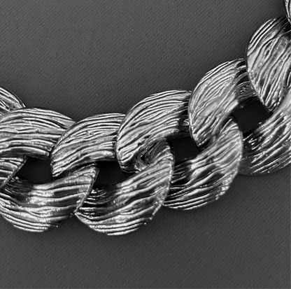 Silver plastic chain necklace