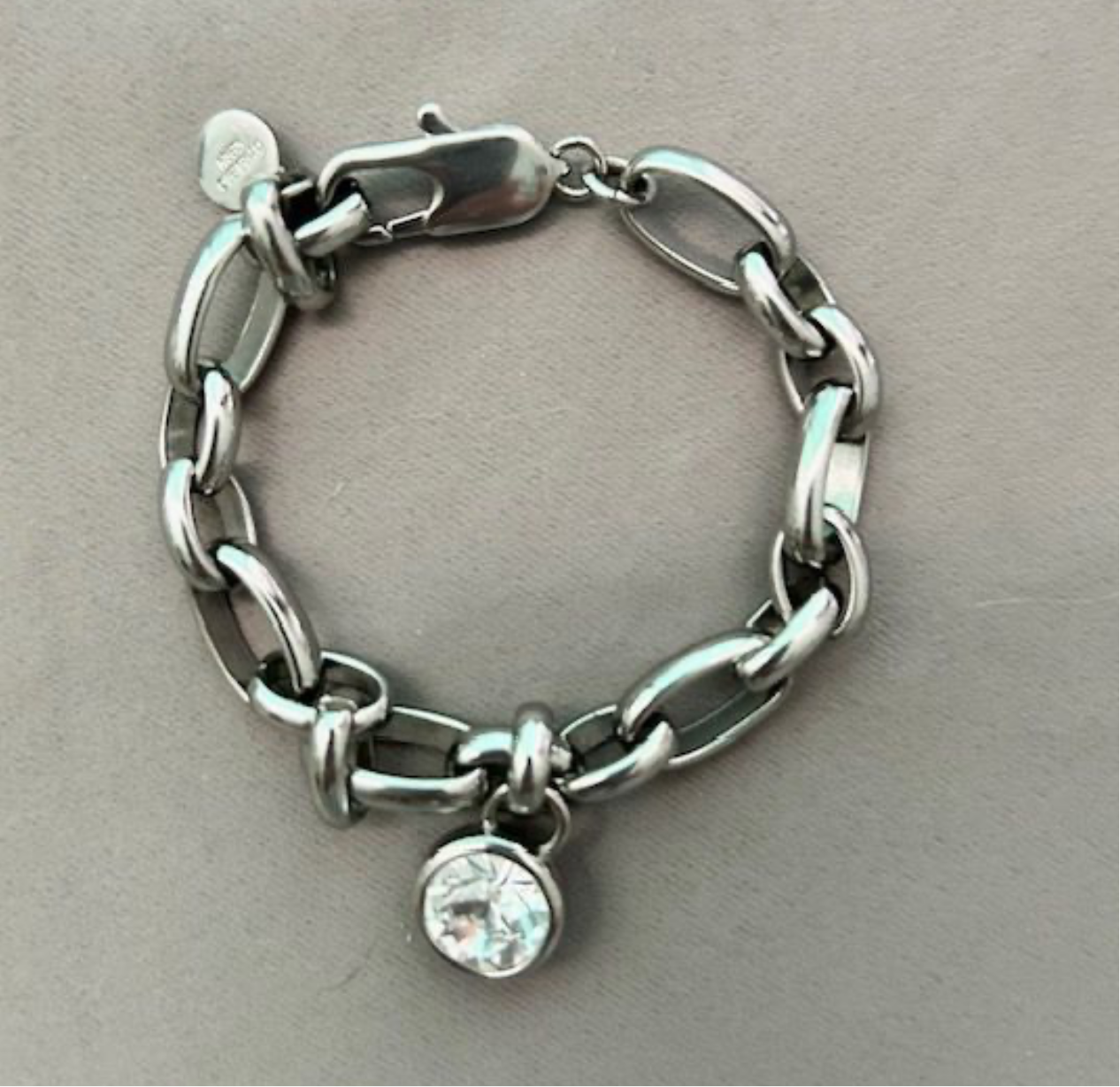 Chain bracelet with pendant