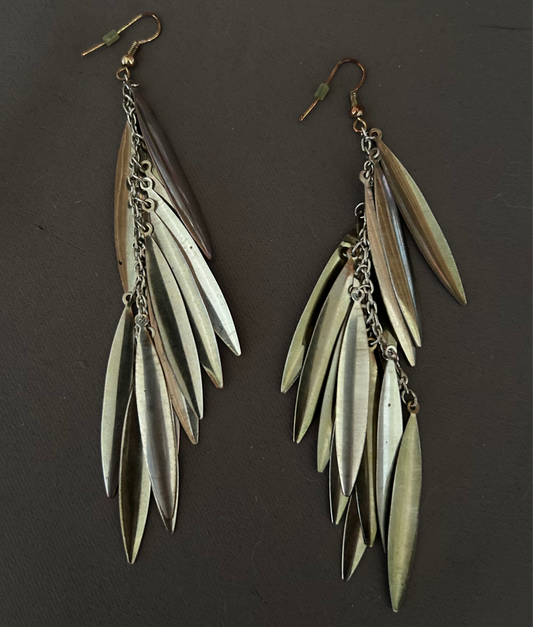 Chain earrings with pendants