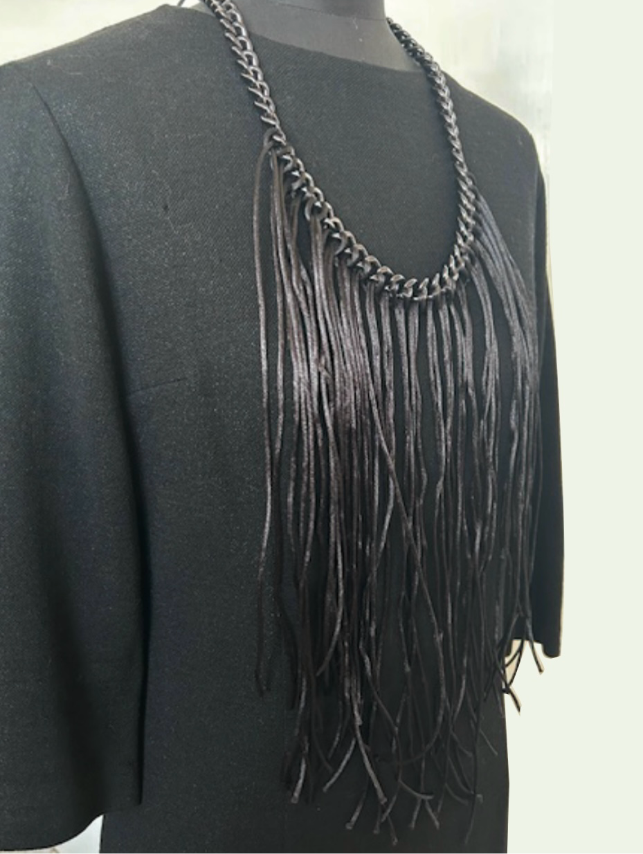Chain necklace with satin ribbons