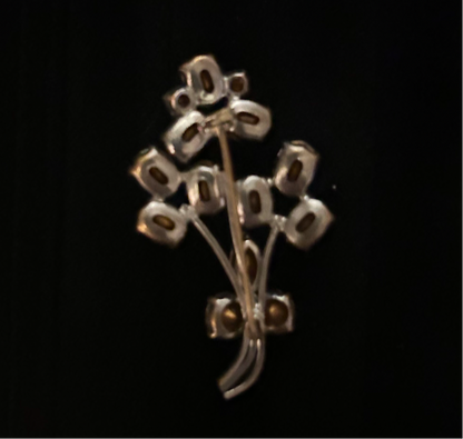 Bouquet brooch