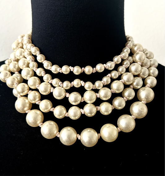 Multi-size pearls necklace 