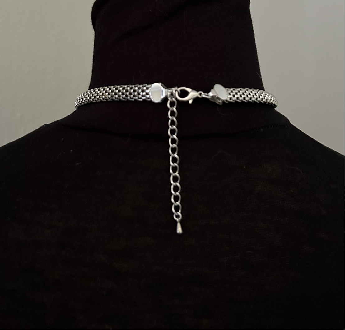 Knot necklace