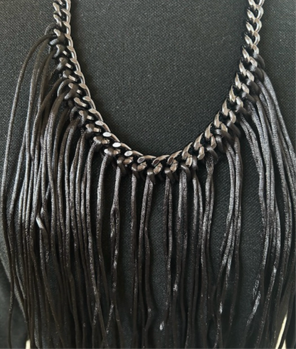 Chain necklace with satin ribbons
