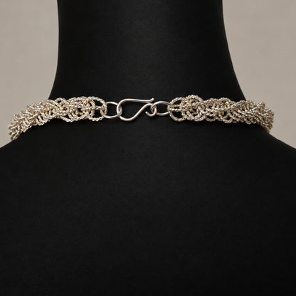 Twisted chain necklace