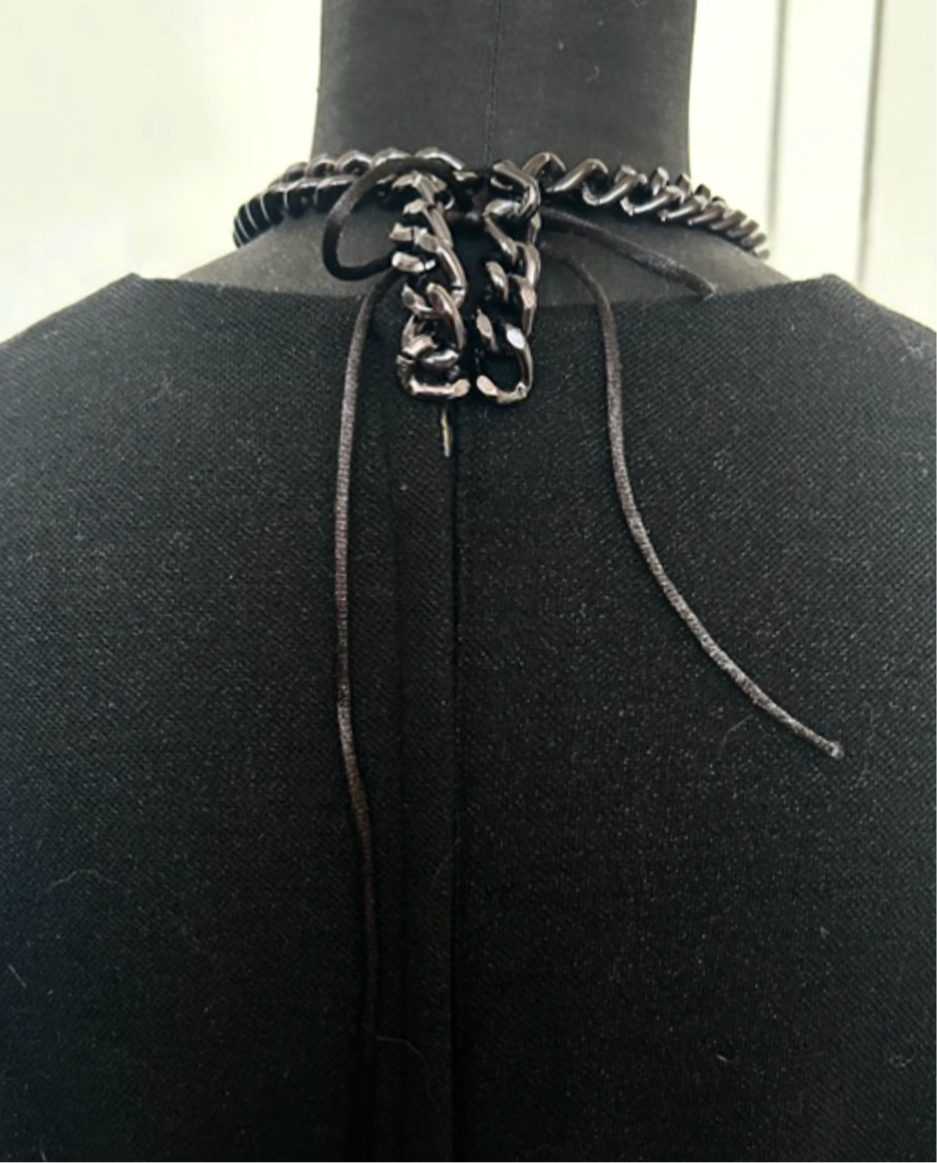 Chain necklace with satin ribbons