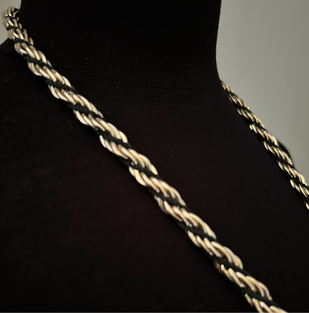 Two-tone twisted necklace