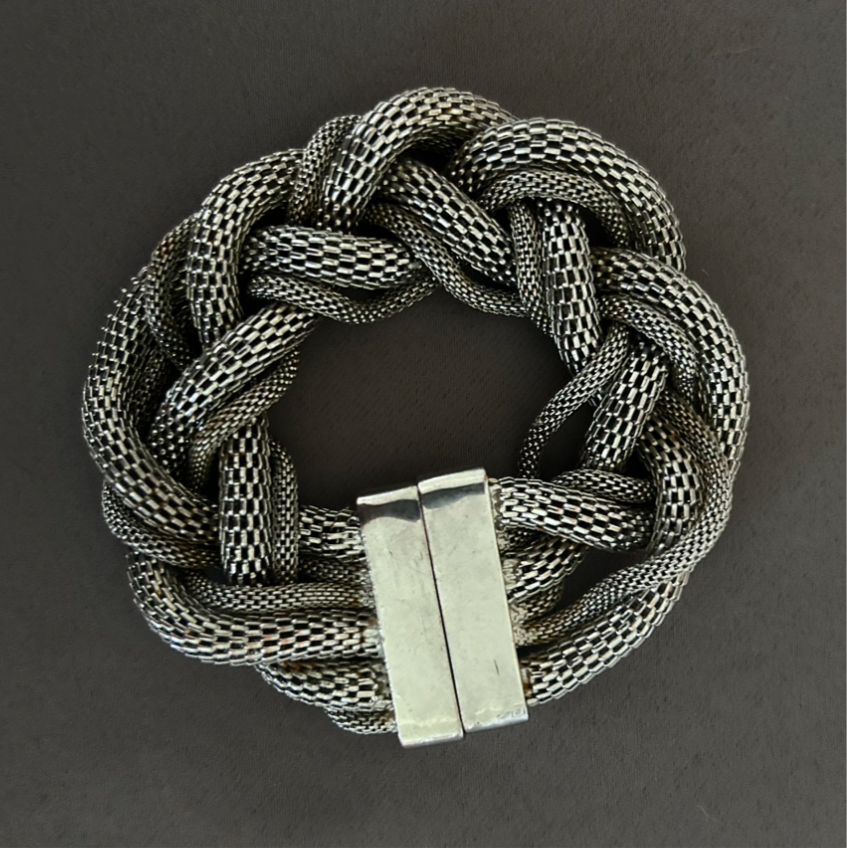 Braided magnet bracelet