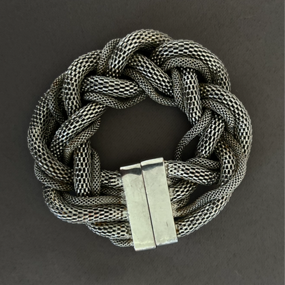 Braided magnet bracelet