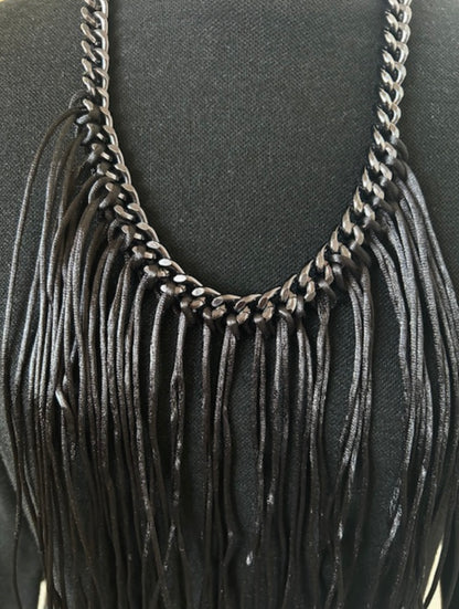 Chain necklace with satin ribbons