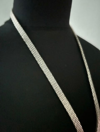 Tie necklace