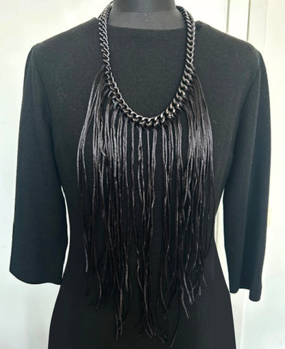 Chain necklace with satin ribbons