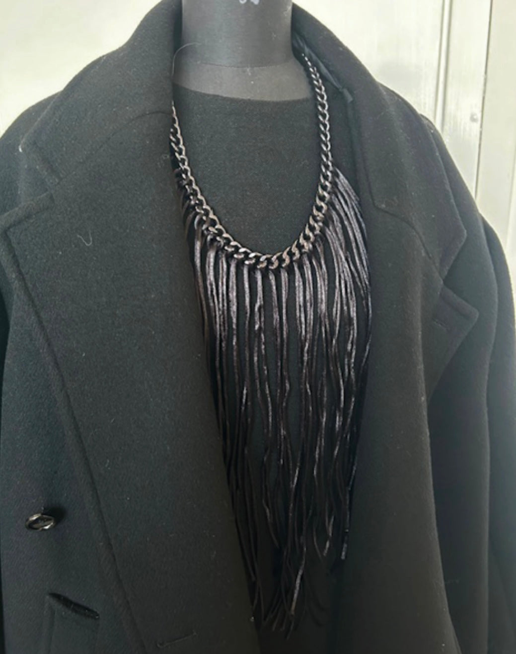 Chain necklace with satin ribbons