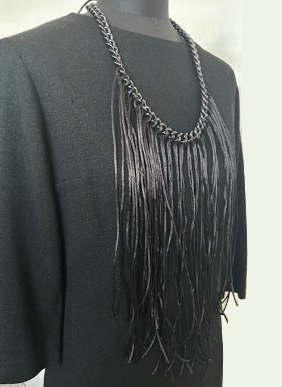 Chain necklace with satin ribbons