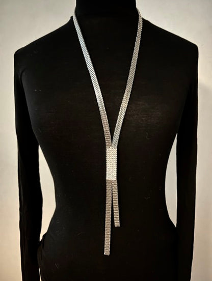 Tie necklace