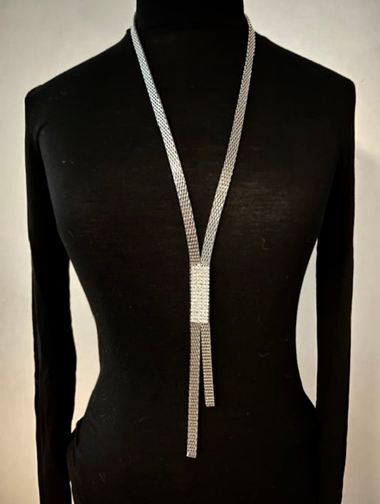 Tie necklace